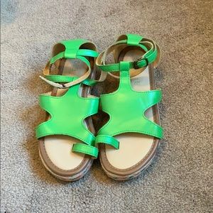Green platform shoe